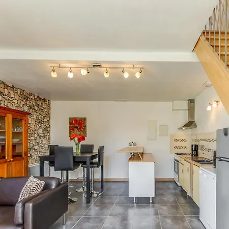 Peaceful With Garden, Cleaning Included * Brainville